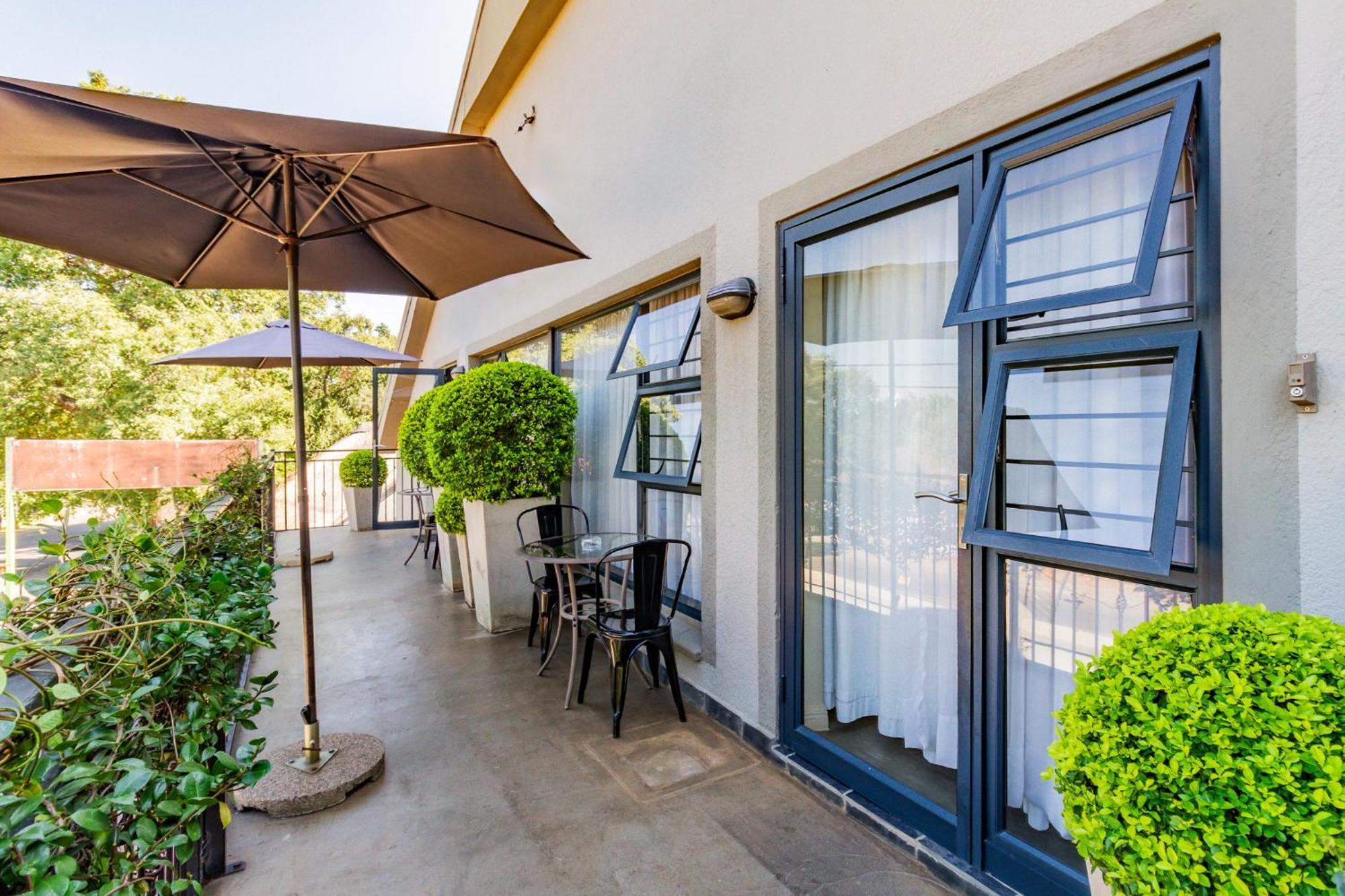 Pumleni Guesthouse Hartbeespoort Dış mekan fotoğraf