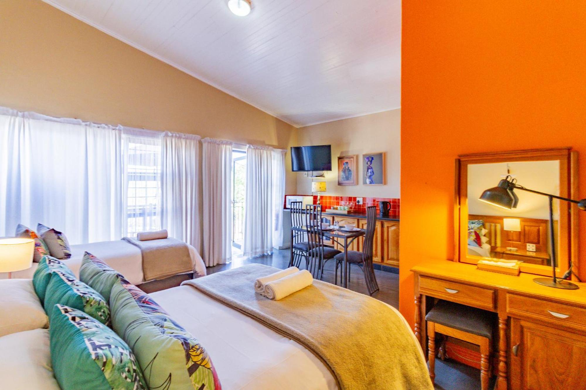 Pumleni Guesthouse Hartbeespoort Dış mekan fotoğraf
