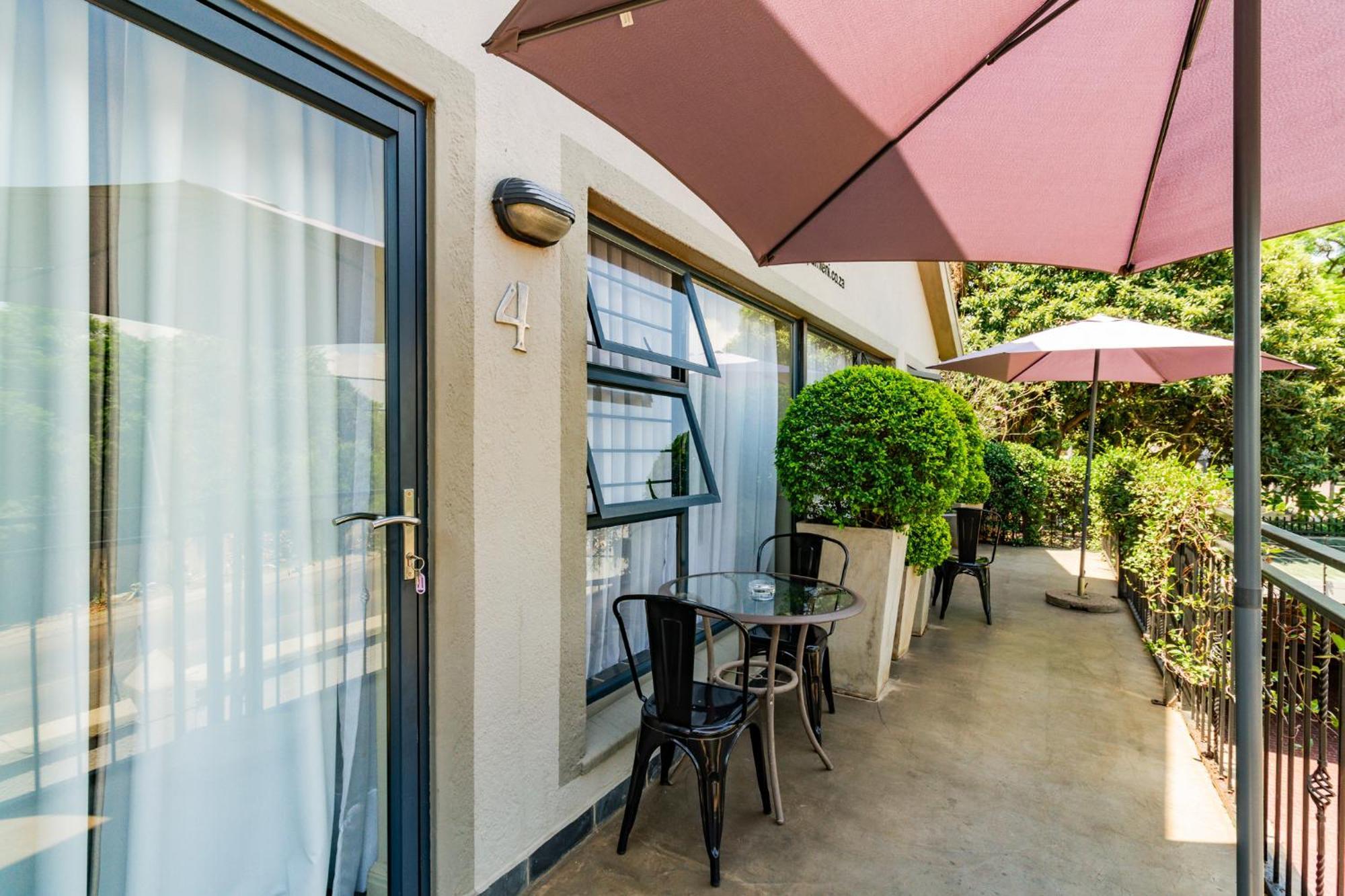 Pumleni Guesthouse Hartbeespoort Dış mekan fotoğraf