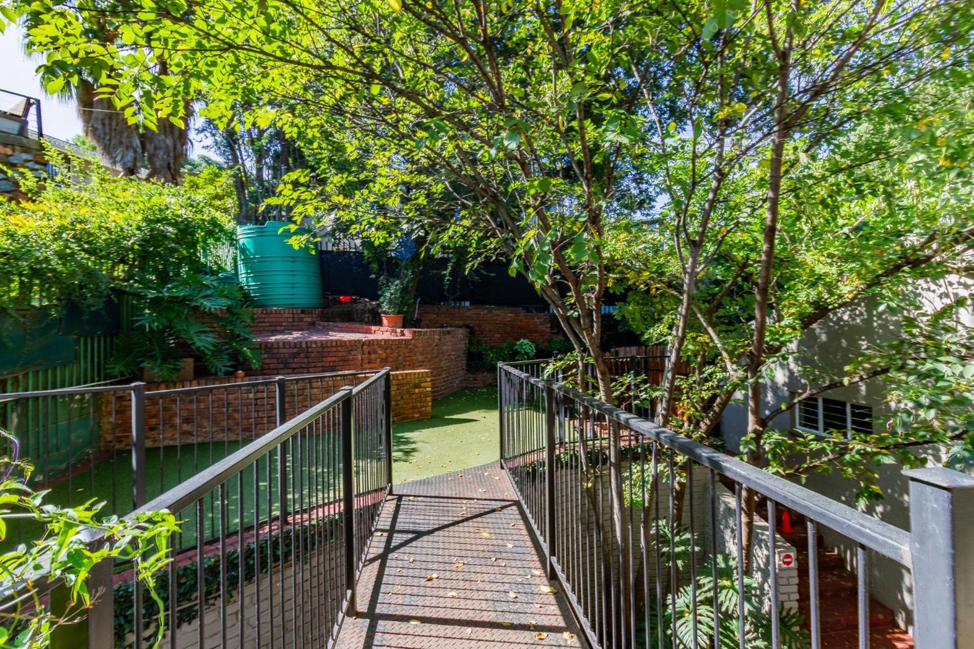 Pumleni Guesthouse Hartbeespoort Dış mekan fotoğraf