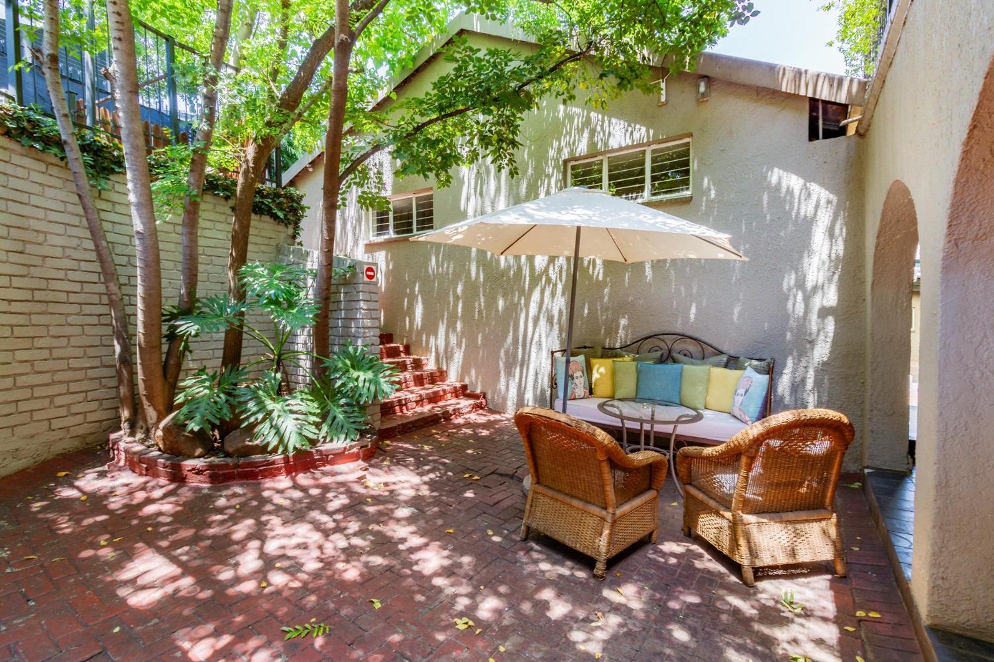 Pumleni Guesthouse Hartbeespoort Dış mekan fotoğraf
