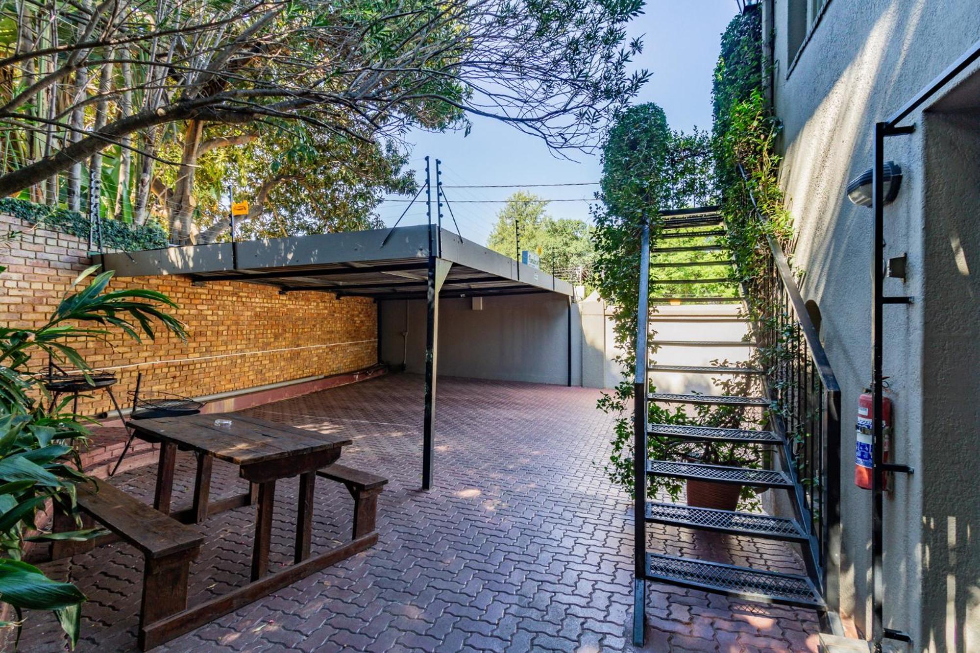 Pumleni Guesthouse Hartbeespoort Dış mekan fotoğraf