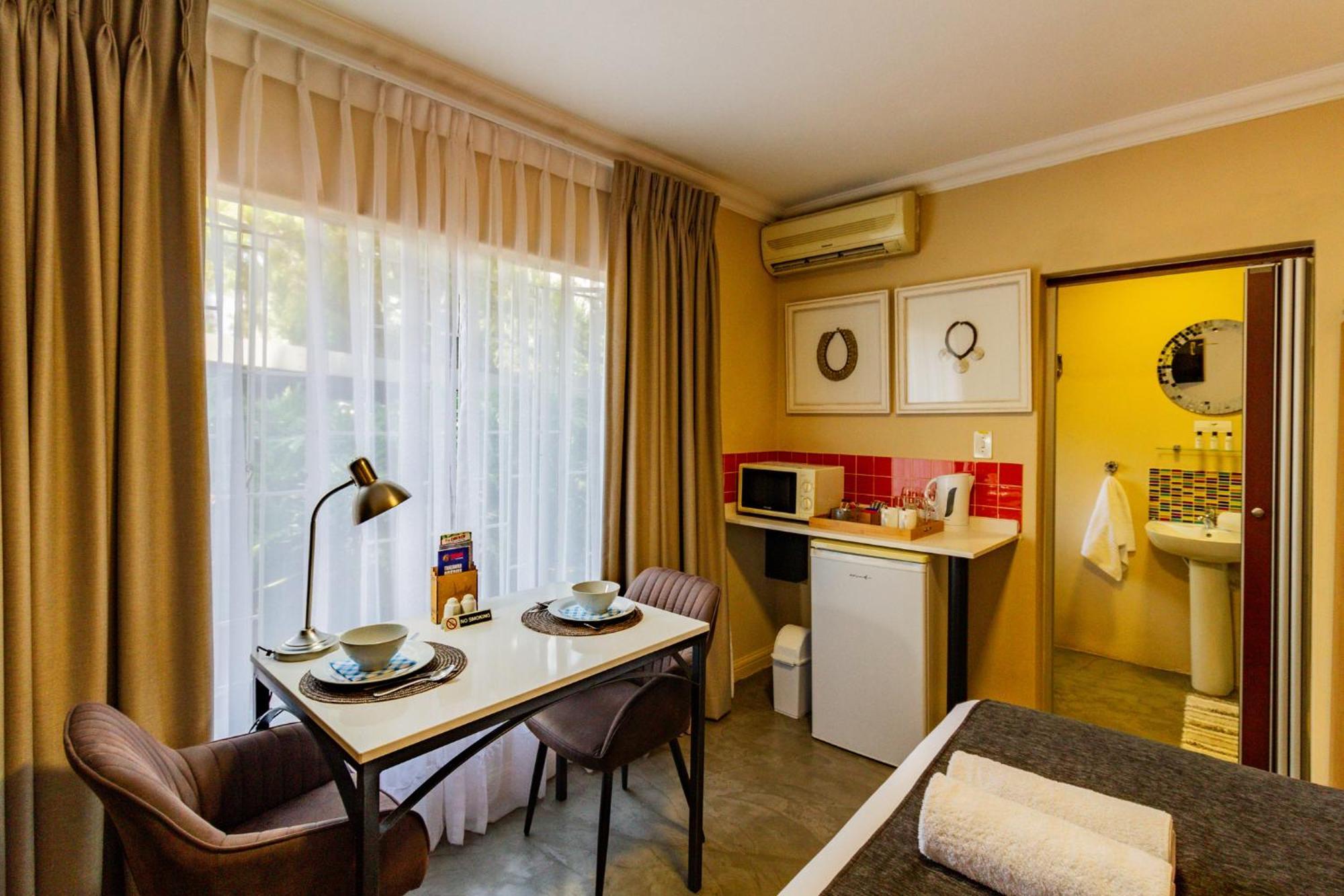 Pumleni Guesthouse Hartbeespoort Dış mekan fotoğraf