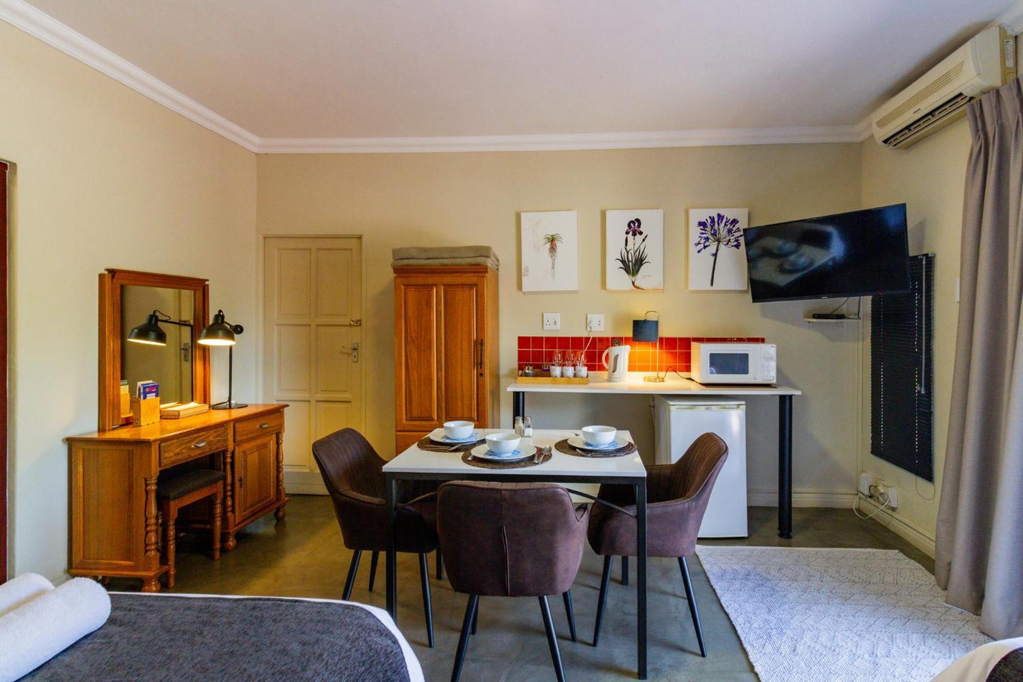 Pumleni Guesthouse Hartbeespoort Dış mekan fotoğraf