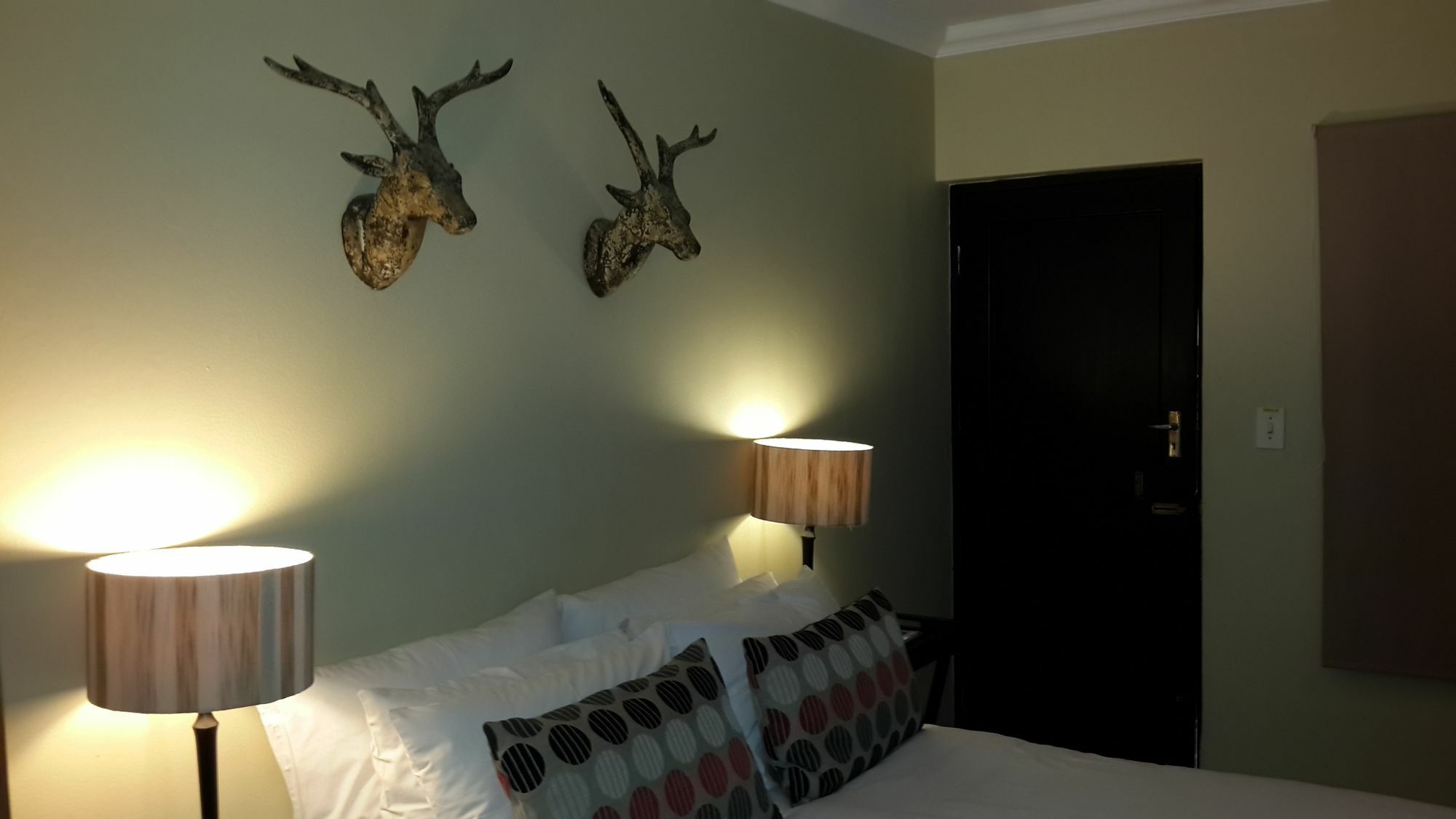 Pumleni Guesthouse Hartbeespoort Dış mekan fotoğraf
