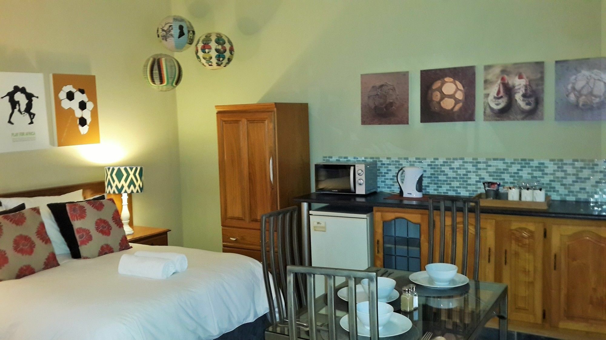 Pumleni Guesthouse Hartbeespoort Dış mekan fotoğraf