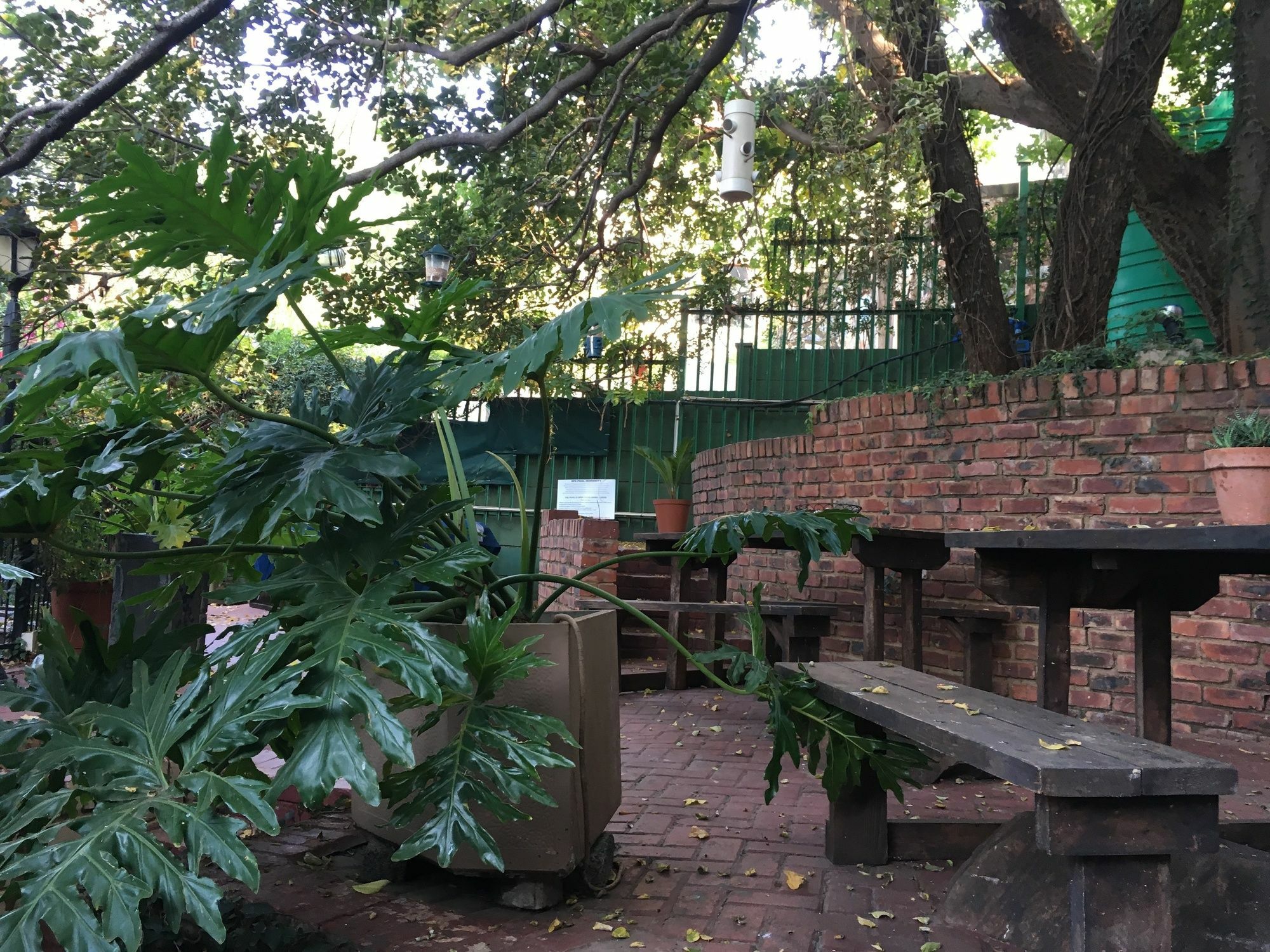 Pumleni Guesthouse Hartbeespoort Dış mekan fotoğraf