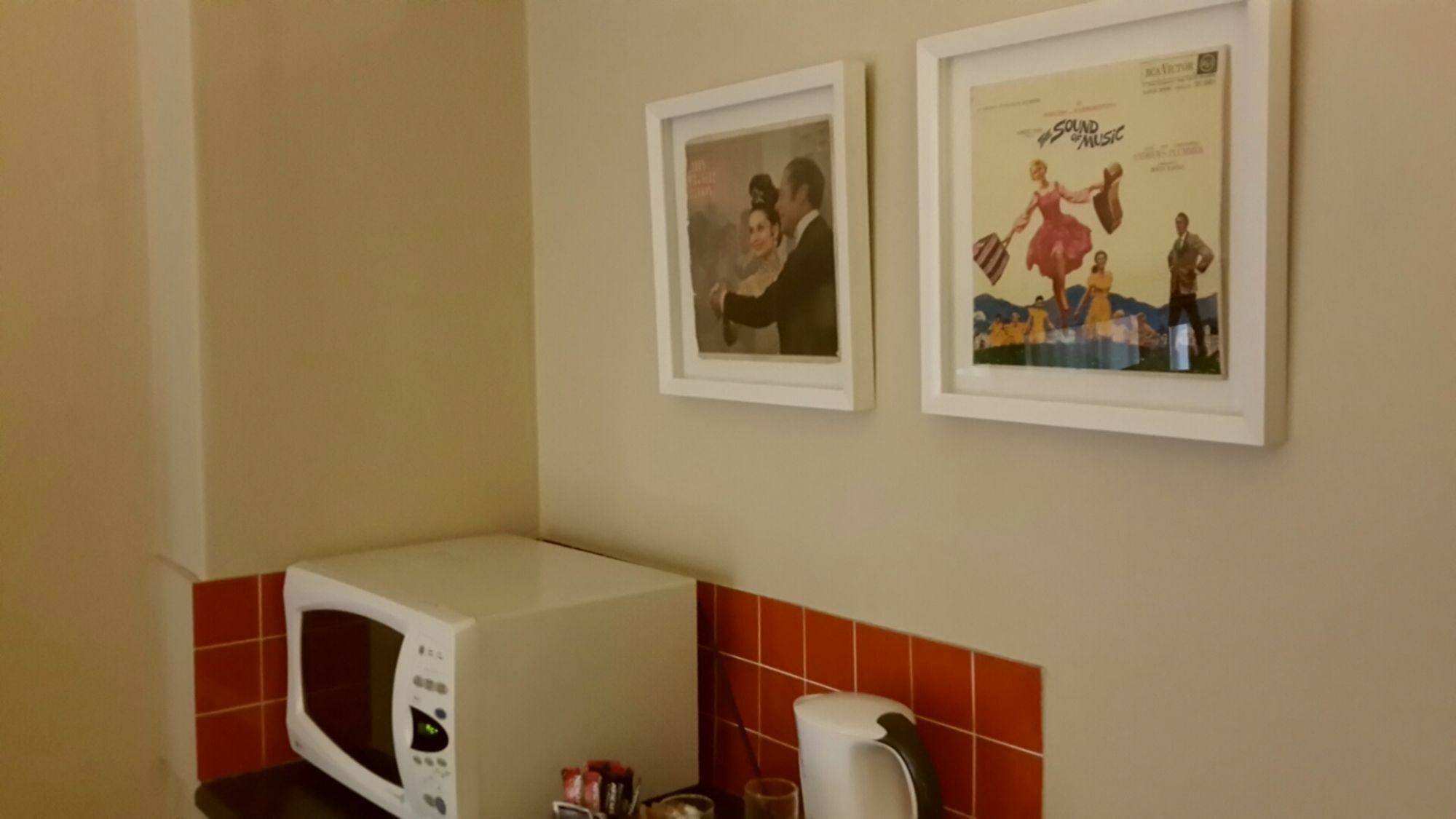 Pumleni Guesthouse Hartbeespoort Dış mekan fotoğraf
